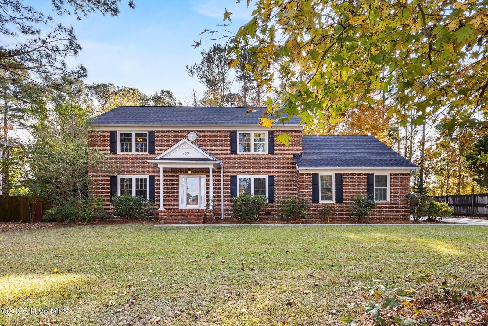Property Photo:  209 W Biltmore Lane W  NC 28546 