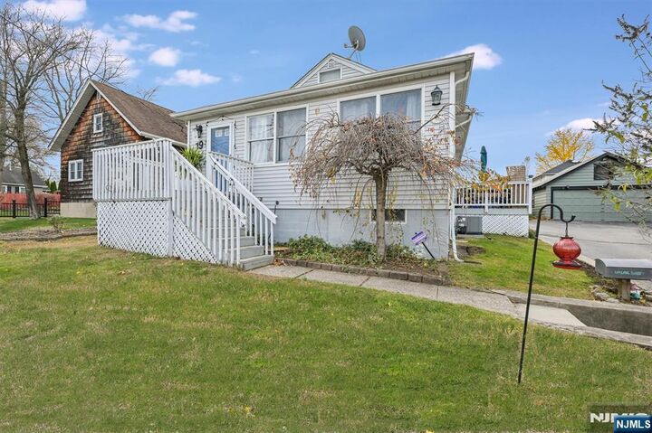 19 Pearl Street  Bloomingdale NJ 07403 photo