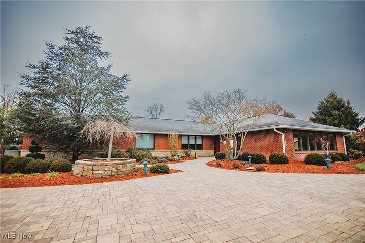 Property Photo:  20 Meadowcrest Drive  WV 26104 