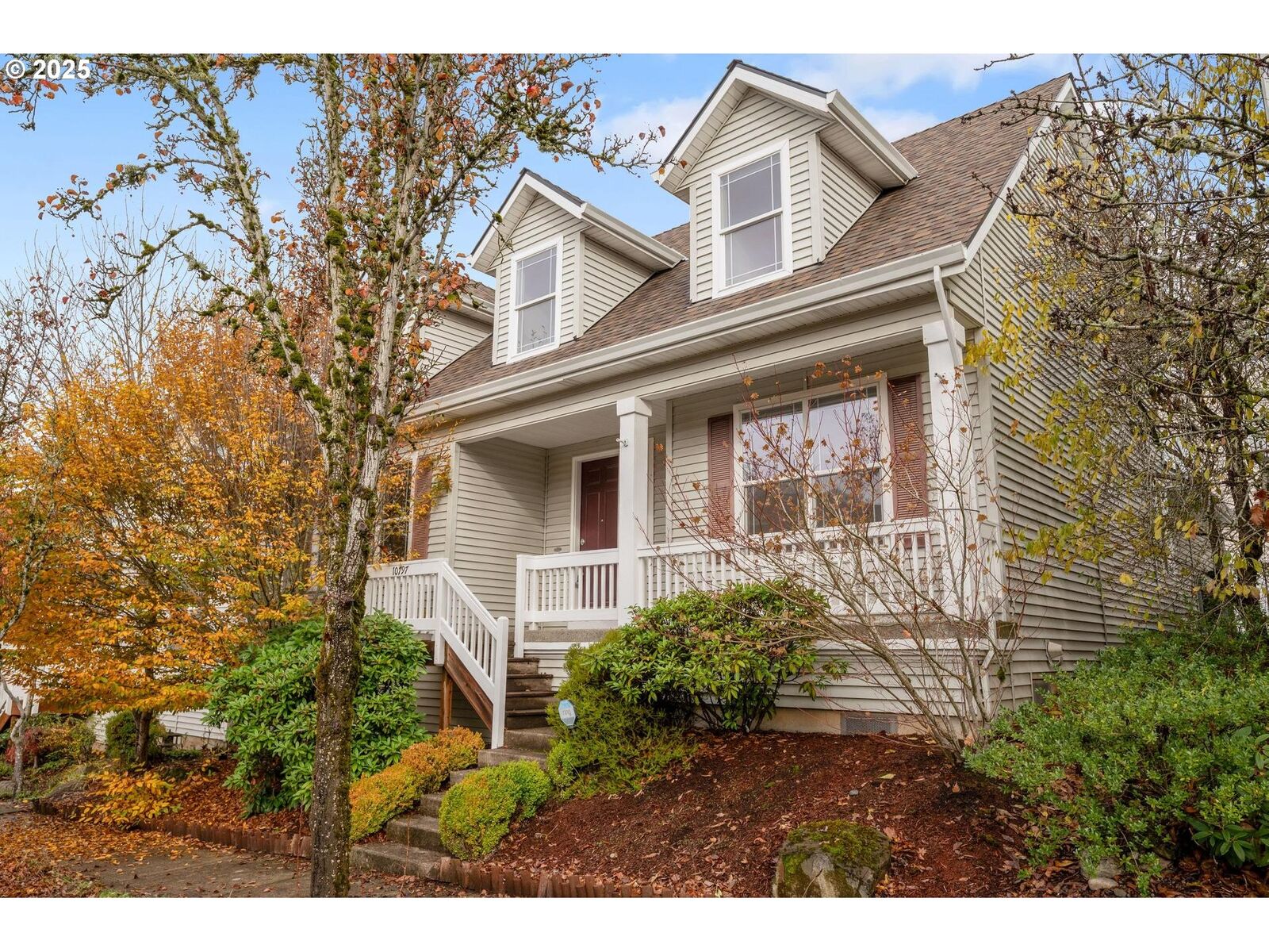 Property Photo:  10797 SW Washington St  OR 97225 