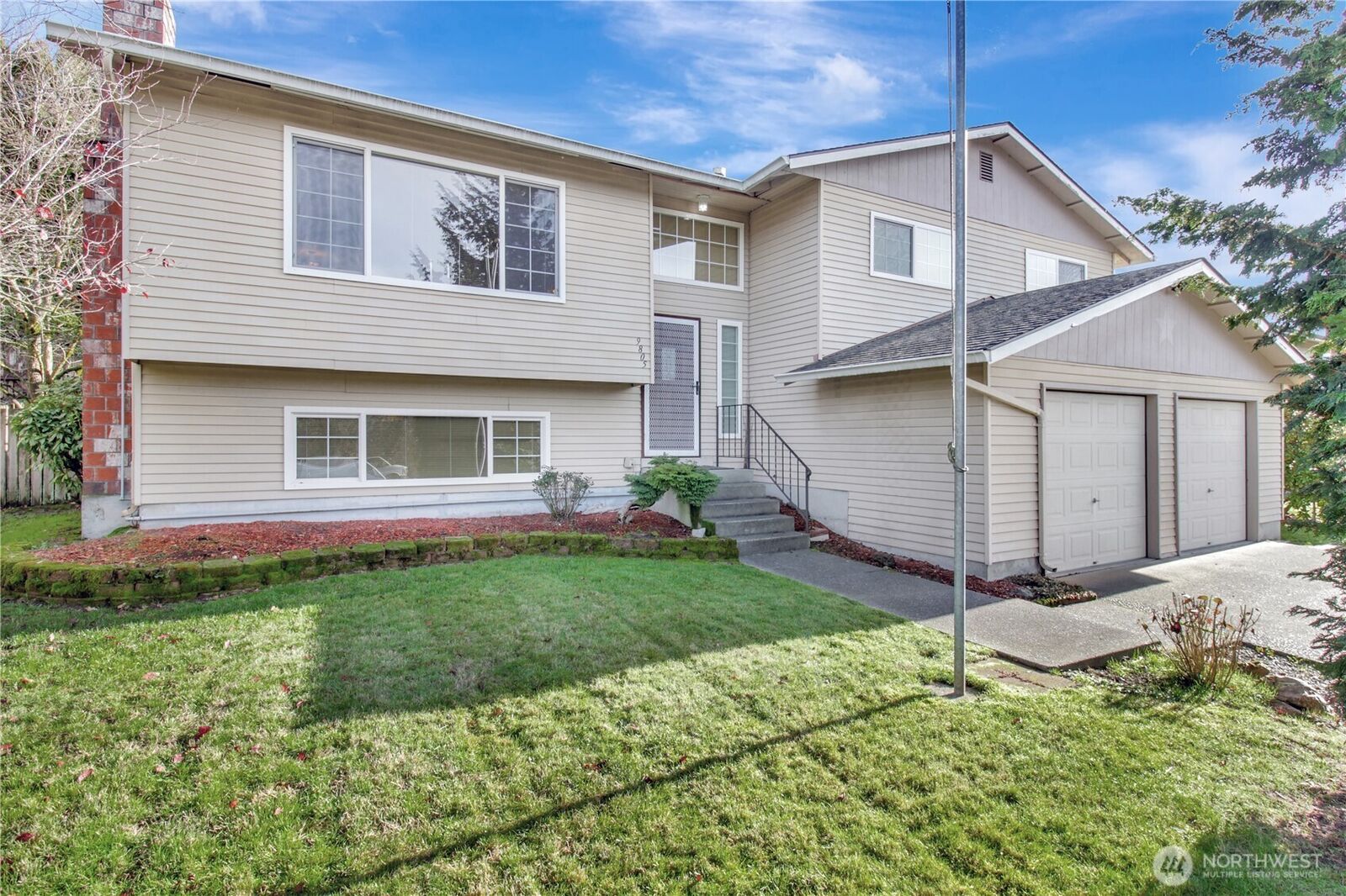 Property Photo:  9805  62nd Drive NE  WA 98270 