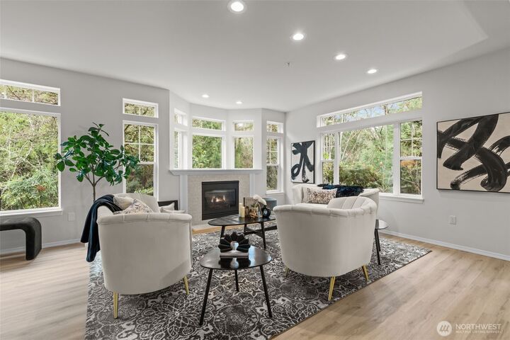 Property Photo:  22637 SE 44th Lane 1626  WA 98029 