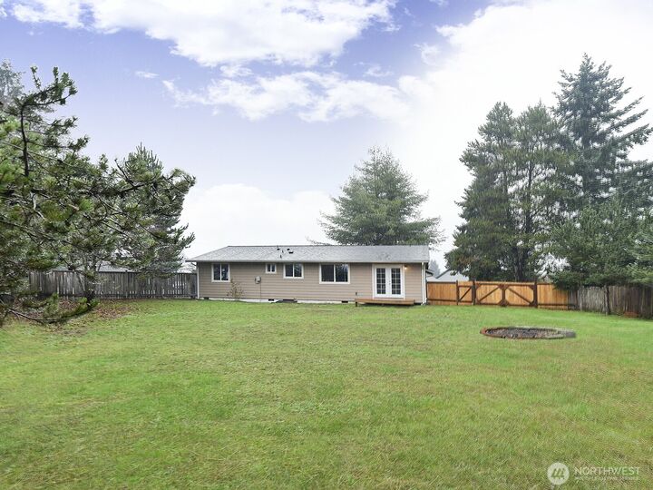 Property Photo: 108 Washington Court SE WA 98597