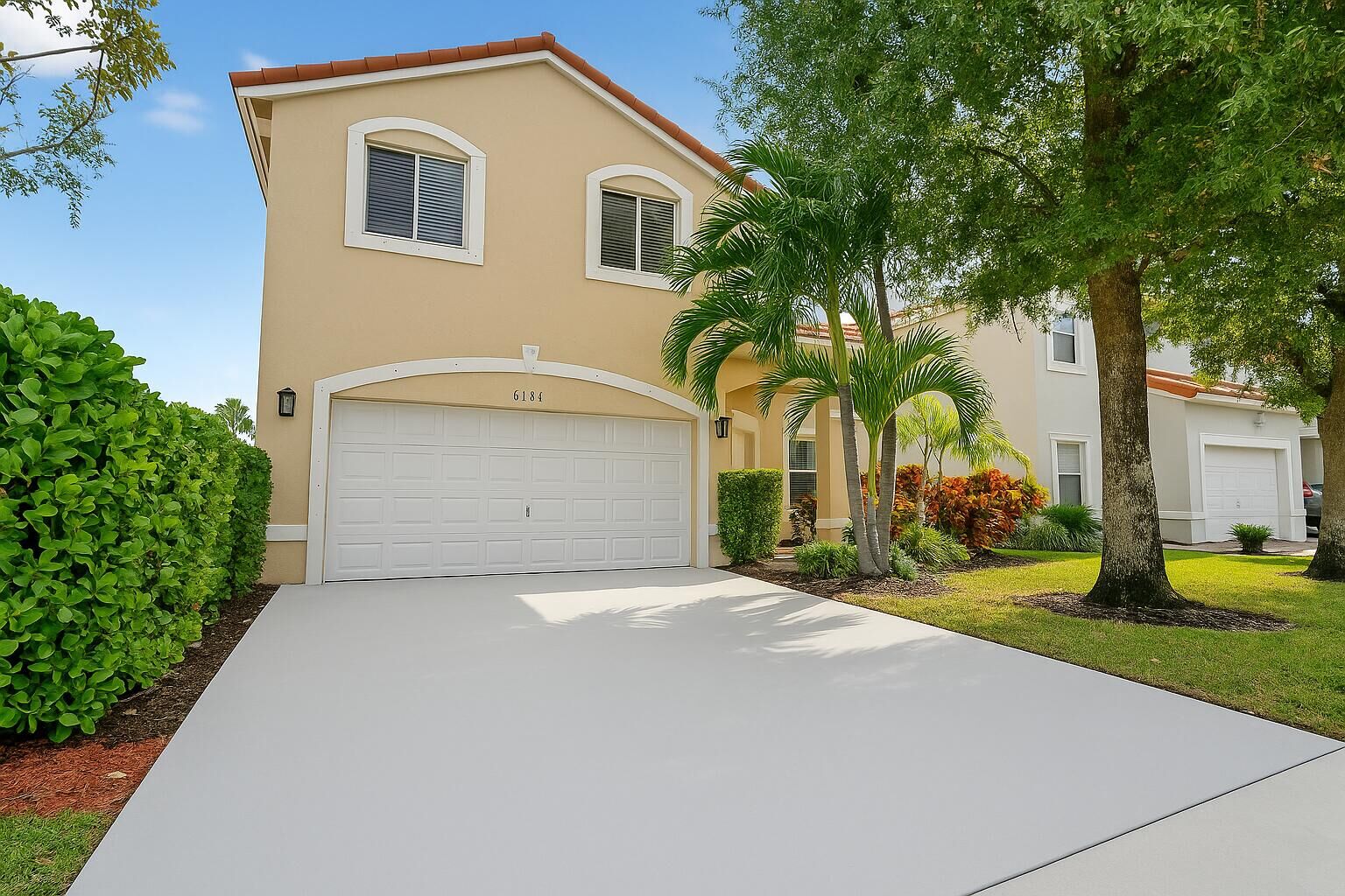 Property Photo: 6164 Willoughby Circle FL 33463