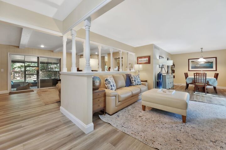 Property Photo:  437 N Mission Rd  KS 67206 