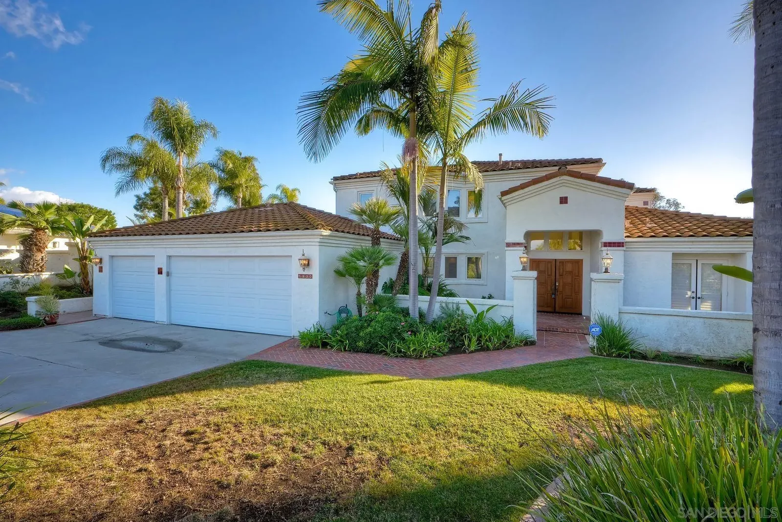 Property Photo:  1930 Mountain Valley Lane  CA 92029 