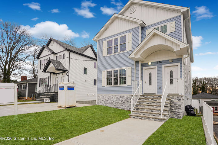 Property Photo:  556 Drumgoole Road E  NY 10312 