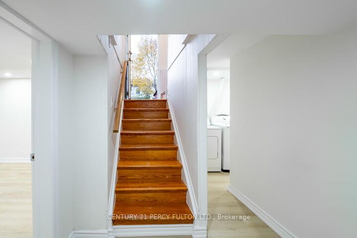 Photo de la propriété:  243 Ruggles Avenue Bsmt #1  ON L4C 1Y6 