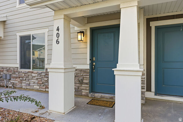 Property Photo: 406 N Regatta Ln UT 84045