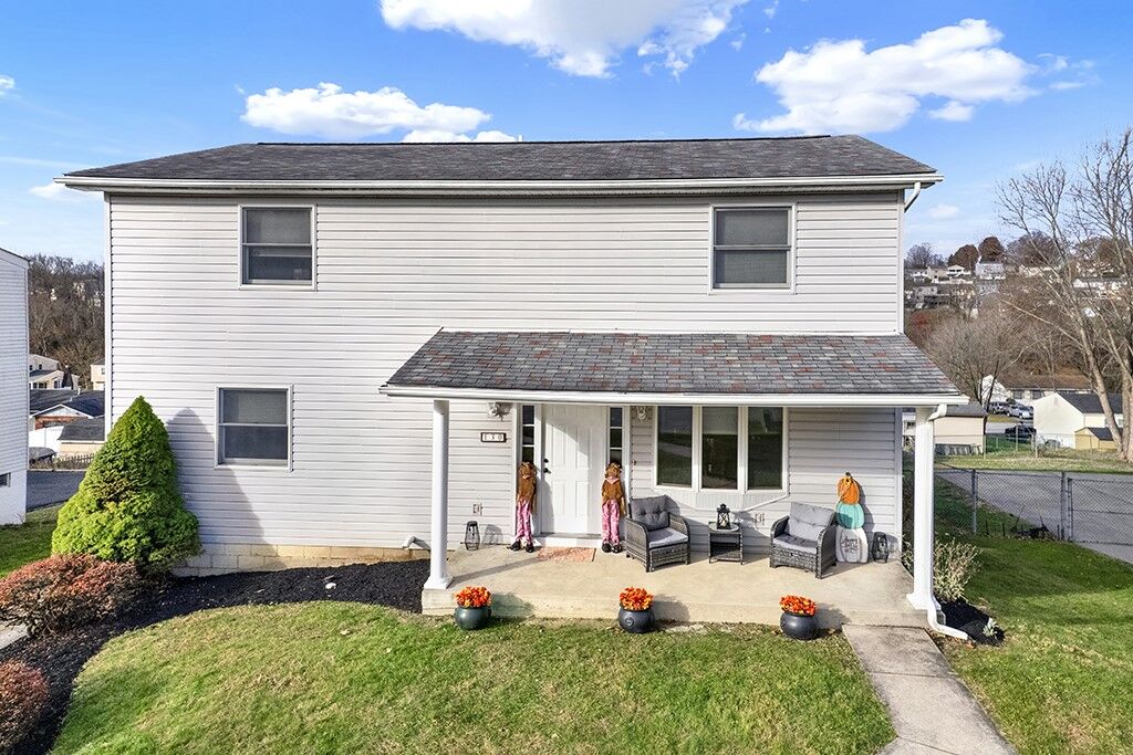 Property Photo:  130 Tippecanoe Dr  PA 15601 