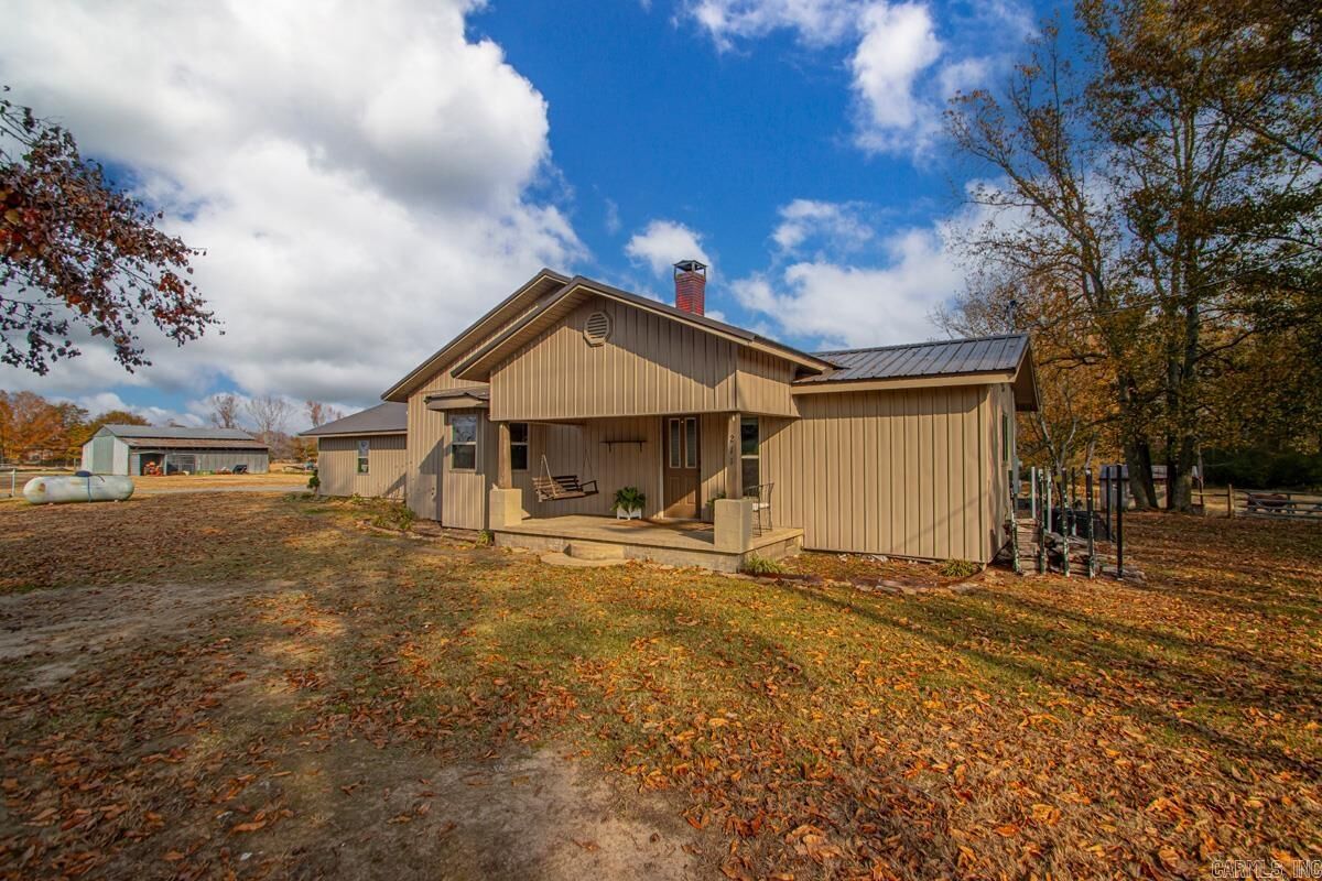 Property Photo: 211 Liles Rd AR 72176
