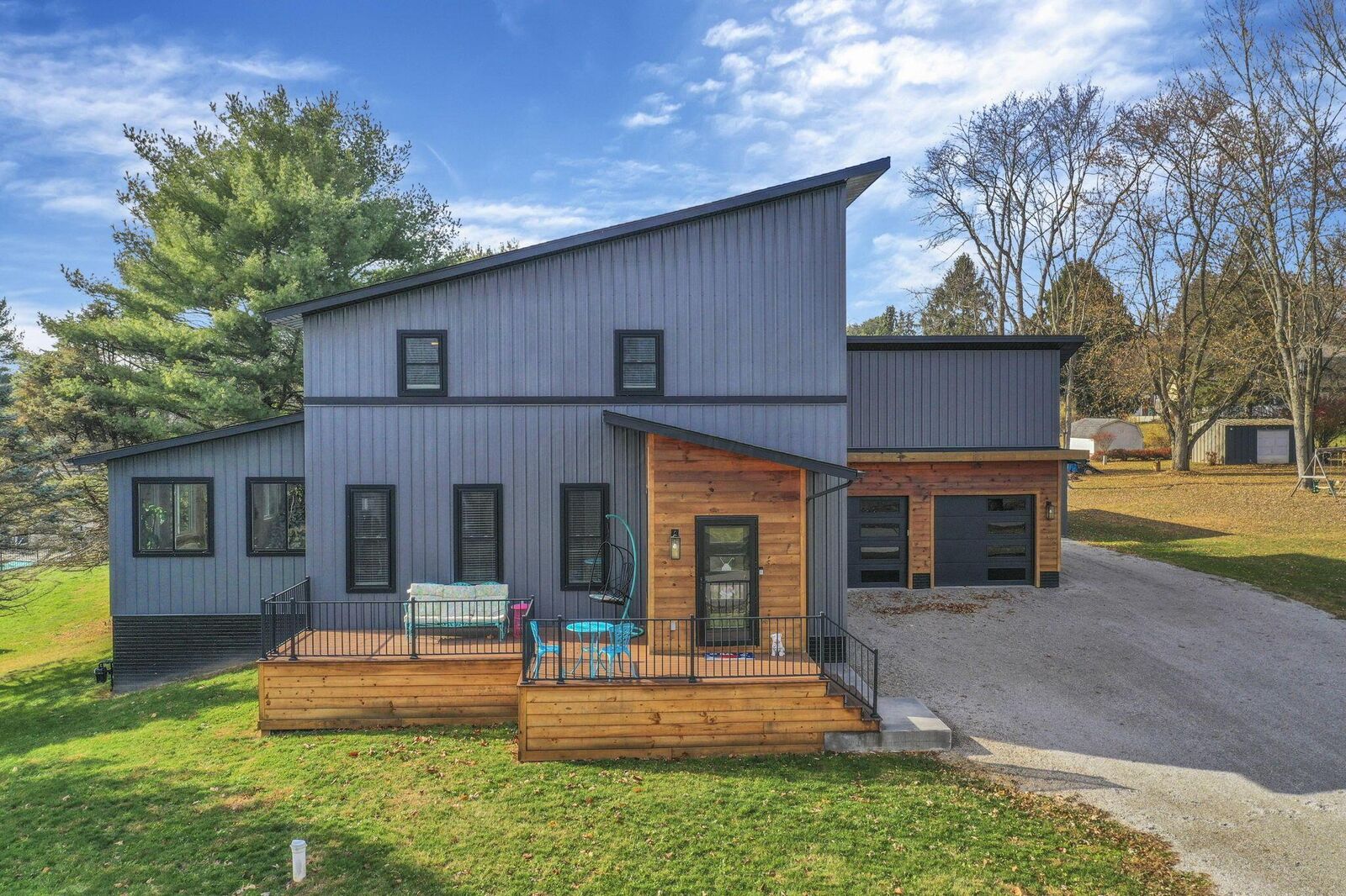 Property Photo:  1470 Hillbrook NE Drive  OH 43130 