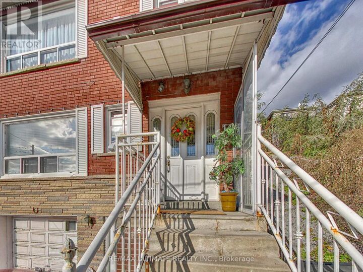 Property Photo:  1460 Davenport Road Apt #2  ON M6H 2H8 