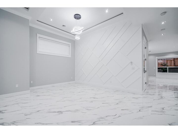 Photo de la propriété: 14220 114 Avenue BC V3R 5H3