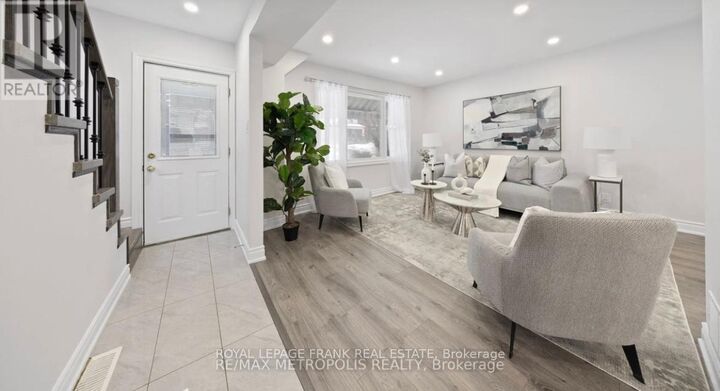 Property Photo:  311 Kingsdale Avenue  ON L1G 5H3 