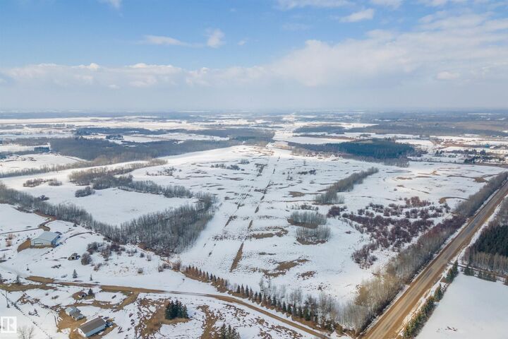 Photo de la propriété:  RR 224 Twp 512  AB T8G 1H1 