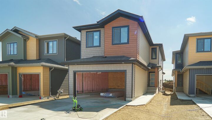 Property Photo:  2 Axelwood Crescent  AB T7X 4G4 