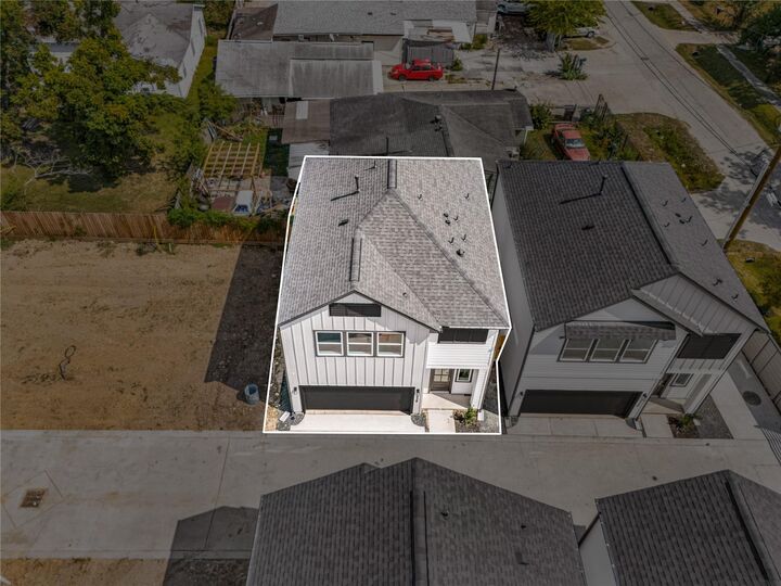 Property Photo:  243 Rebecca Street E  TX 77022 