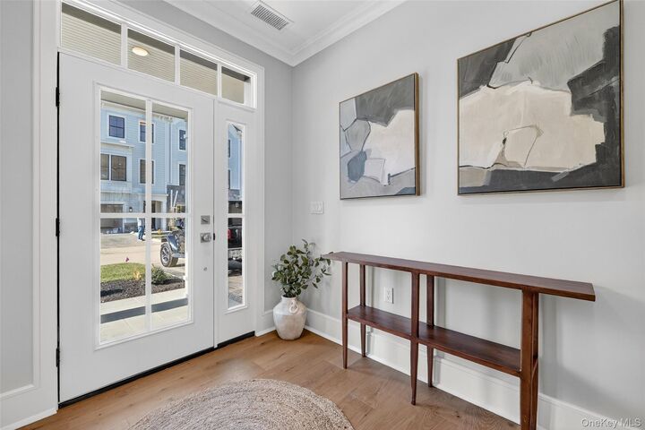 Property Photo:  1806 Soundview Court  NY 10598 