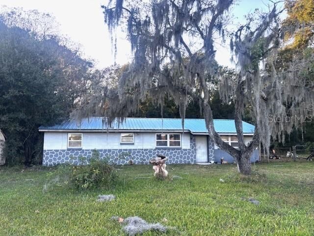 Property Photo:  1819 Upper Road  FL 33543 