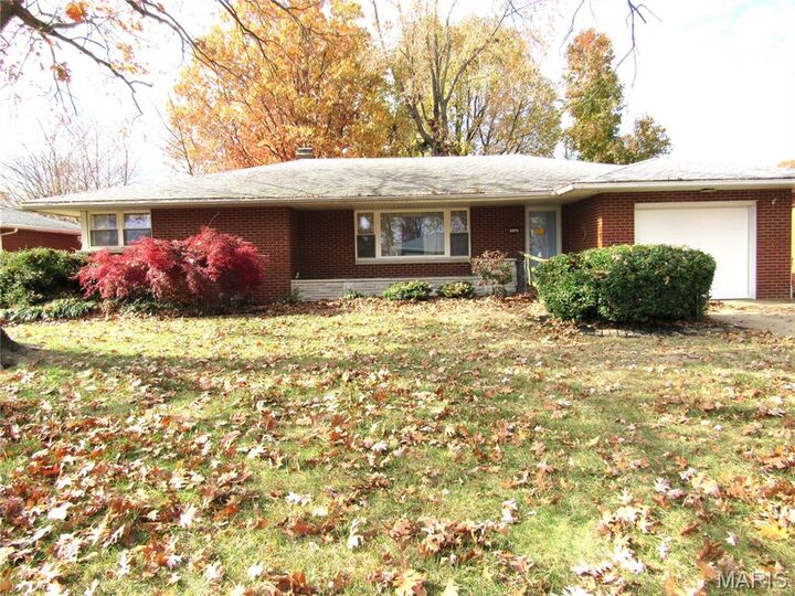 734 Berry Road  Wood River IL 62095 photo