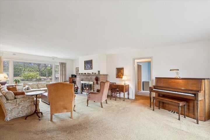 Property Photo:  223 S Glendale Avenue  IL 60010 