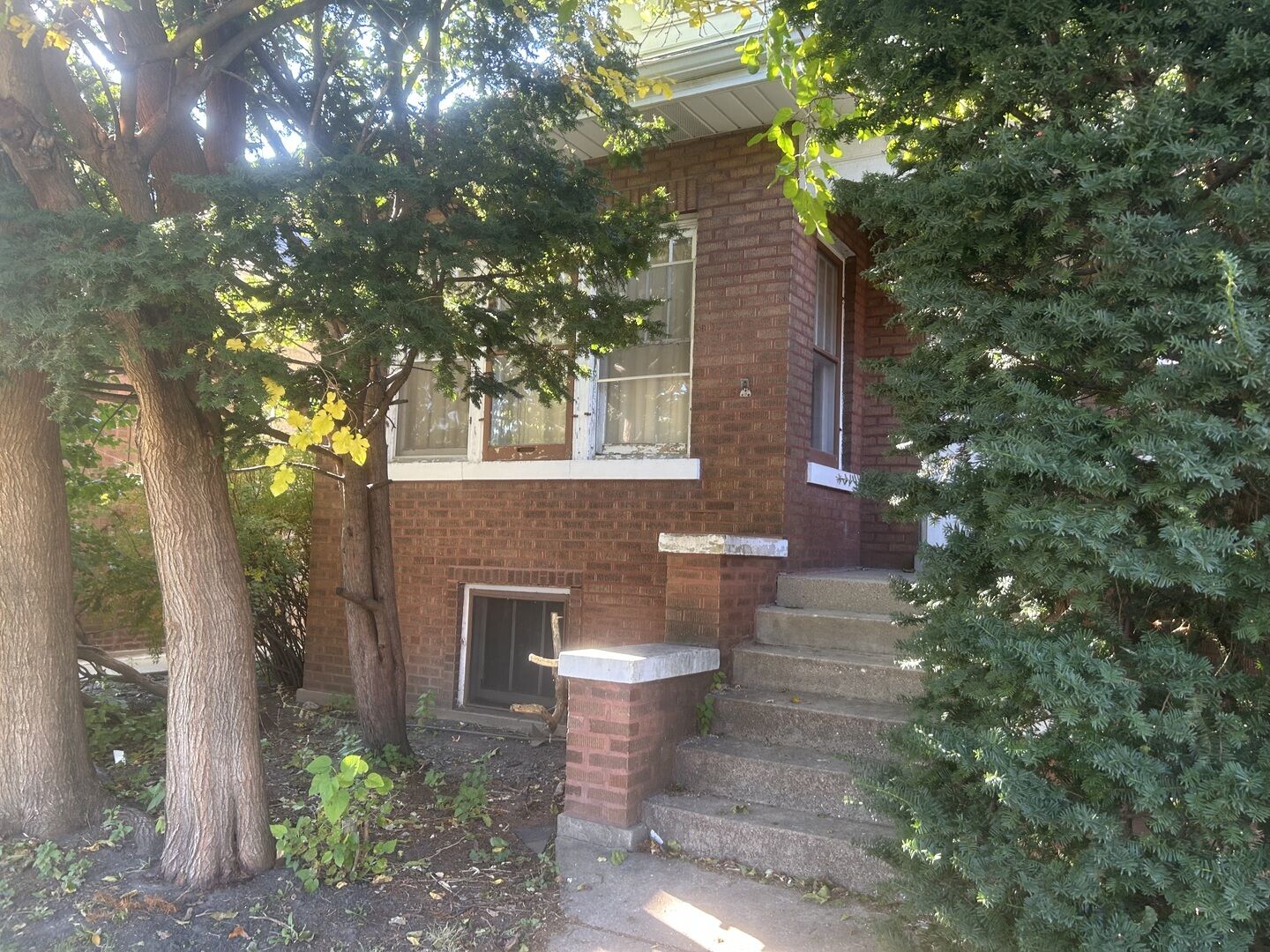 Property Photo: 2516 Kenilworth Avenue IL 60402