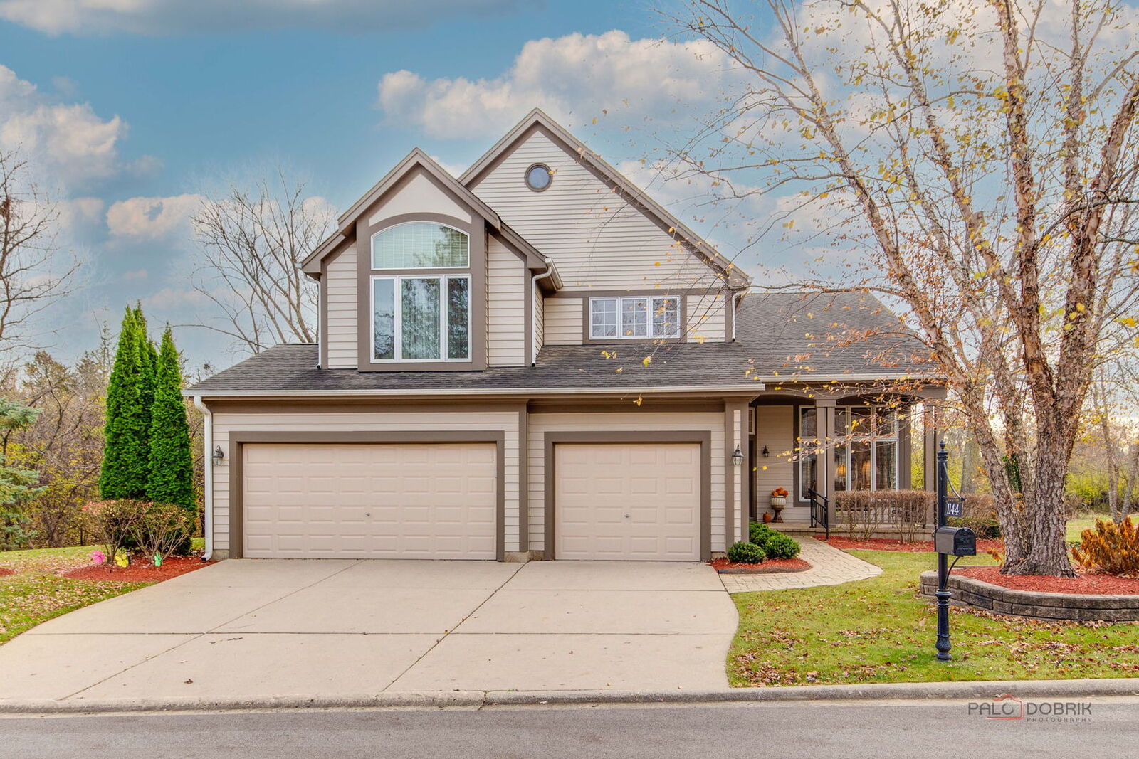 Property Photo:  1144 S Hiddenbrook Trail  IL 60067 