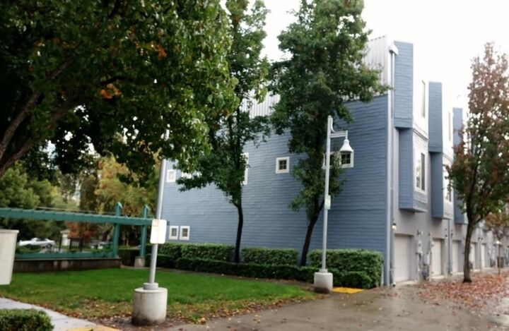 Property Photo:  423 Harriet Lane  CA 95605 