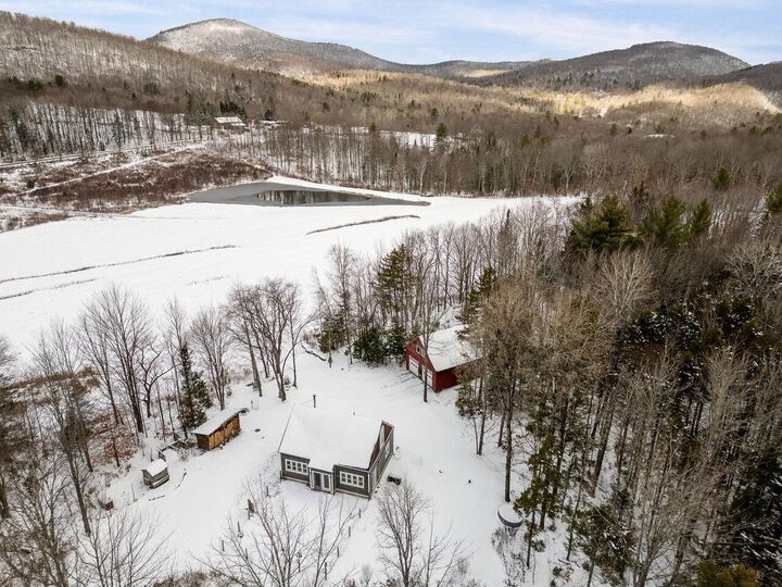 Property Photo:  1638 West County Road  VT 05648 