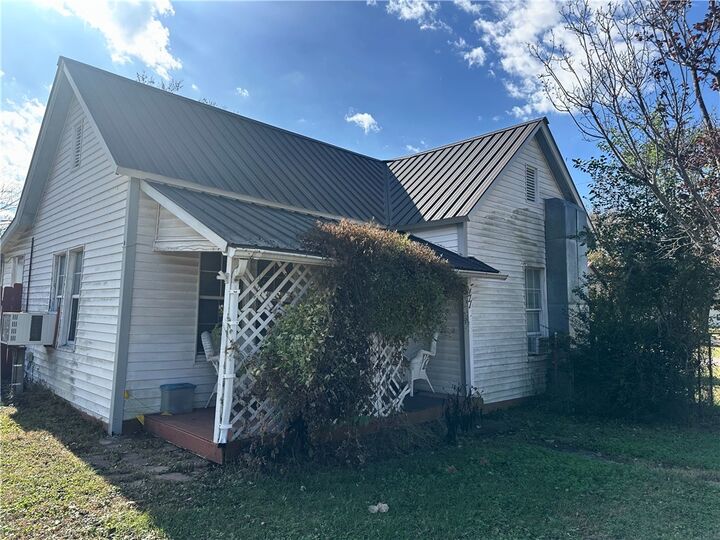 111 W Cleveland Street  Prairie Grove AR 72753 photo