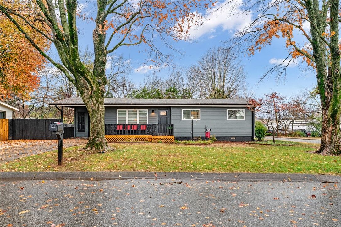 Property Photo: 101 E Bertha Street AR 72703
