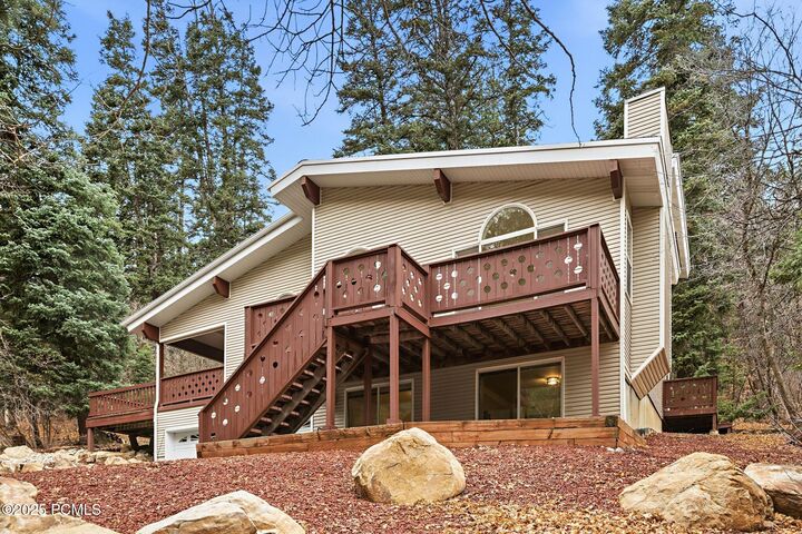 Property Photo:  620 Parkview Drive  UT 84098 