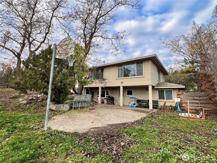 Property Photo:  1815  Kay Street  WA 98844 