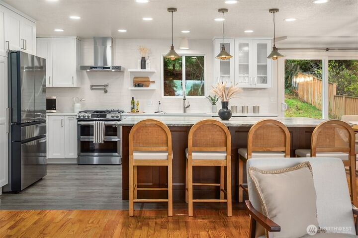 Property Photo: 1221 Coronado Place WA 98020