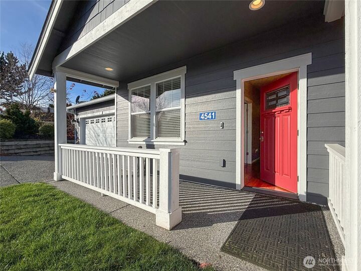 Property Photo:  4541 E Broadway Street  WA 98274 