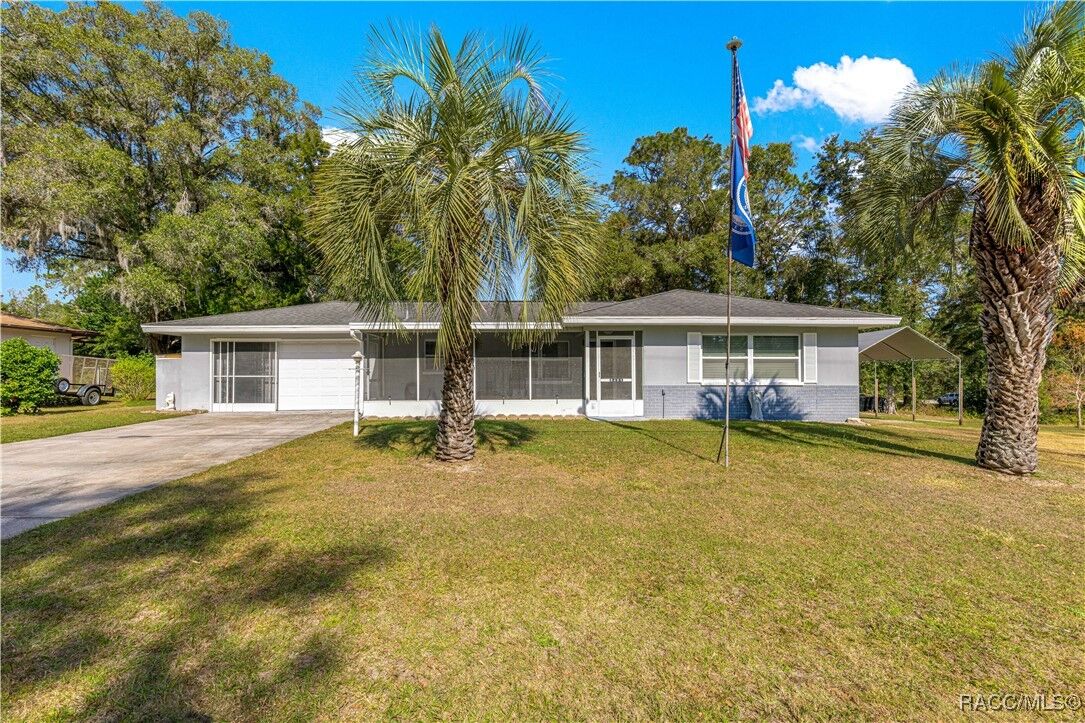 Property Photo:  6401 E Holly Street  FL 34452 