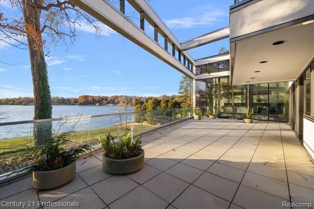 Property Photo:  5904 Wing Lake Road  MI 48301 