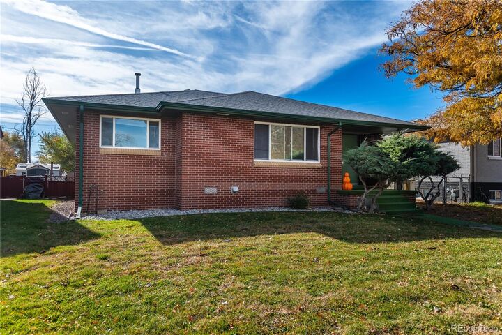 Property Photo:  5210 E 33rd Avenue  CO 80207 