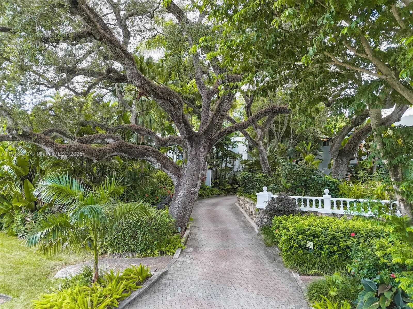 Property Photo:  2475 S Bayshore Dr #2  FL 33133 