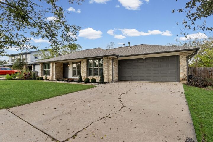 Property Photo:  11004 Rustic Manor Lane  TX 78750 