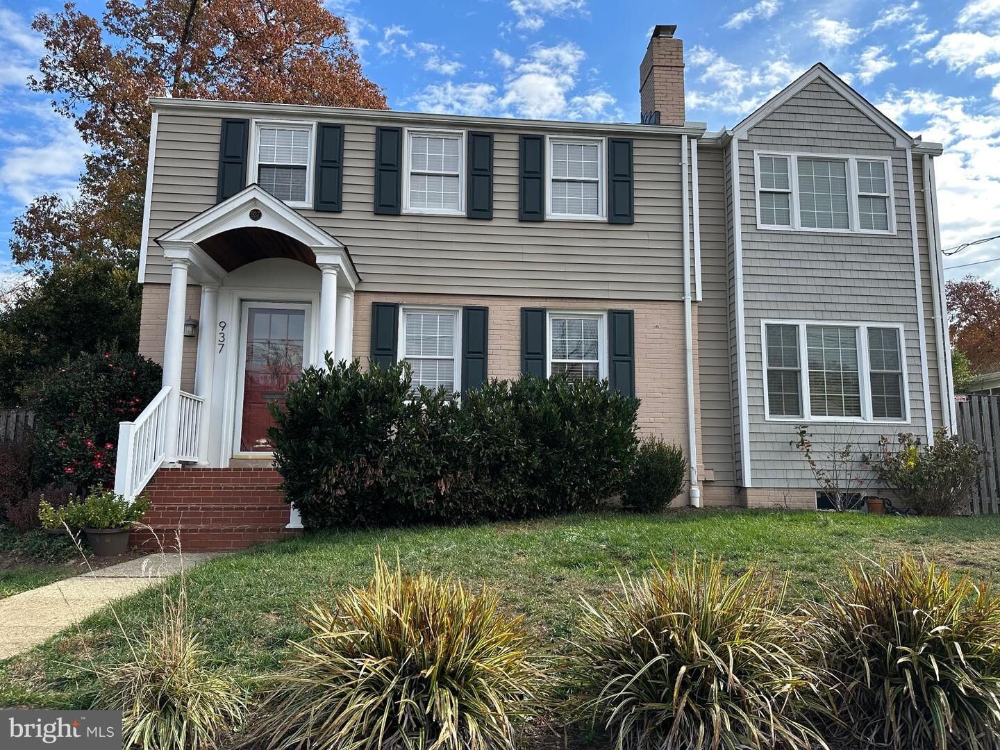 Property Photo:  937 N Lebanon Street N  VA 22205 