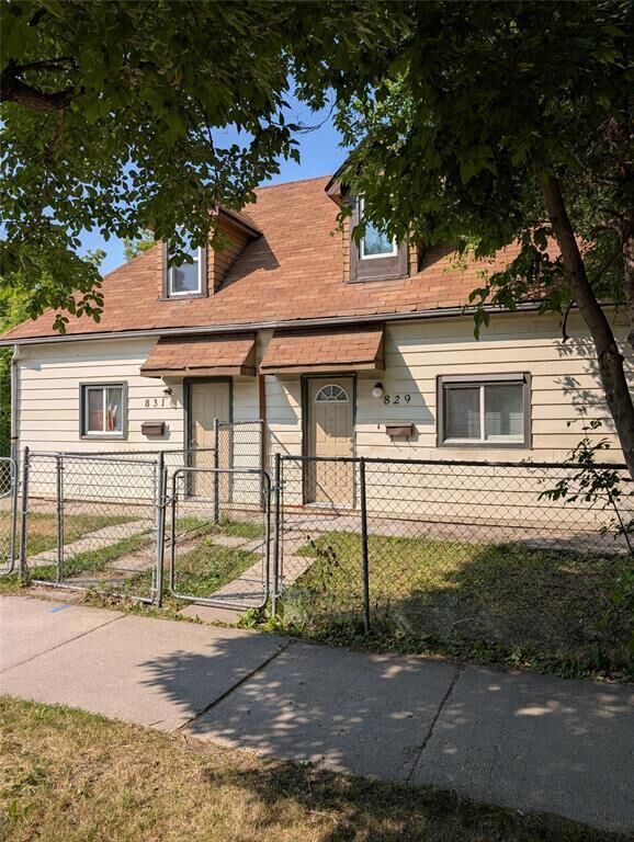 Property Photo: 829 Flora Avenue MB R2X 0A7