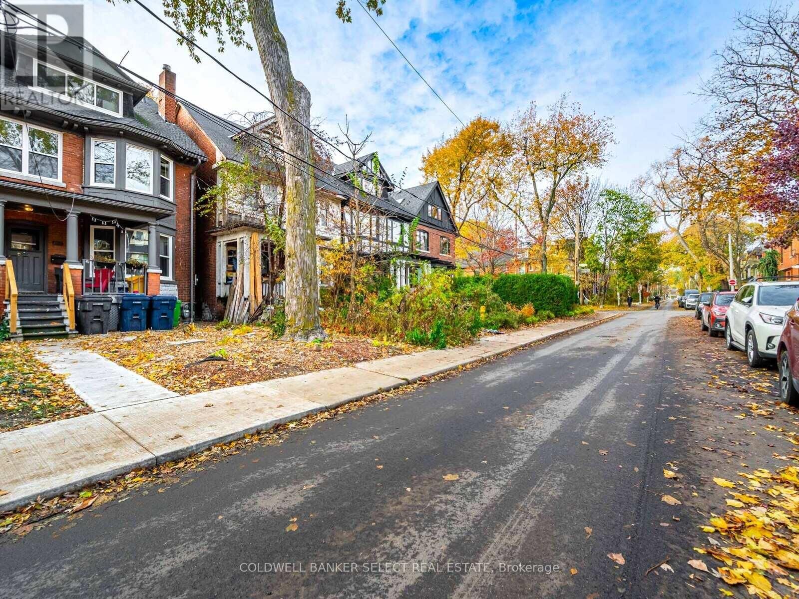 Property Photo:  146 Howland Avenue  ON M5R 3B5 