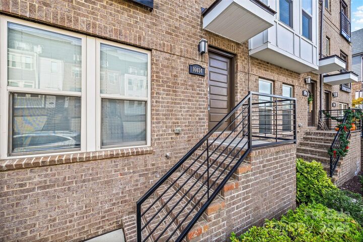 Property Photo:  16034 Roscoe Lane  NC 28204 