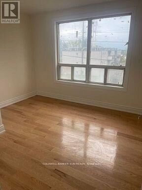 Property Photo: 220 Bloor Street West ON L1J 1P8