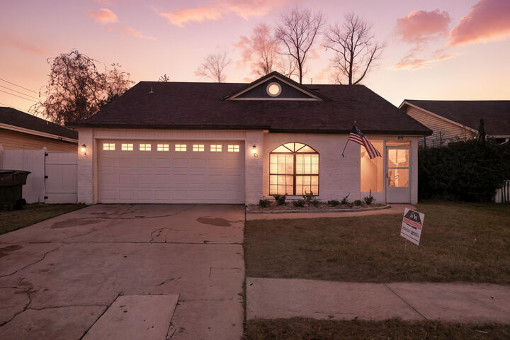 Property Photo:  69 NW Olde Cypress Circle  FL 32548 