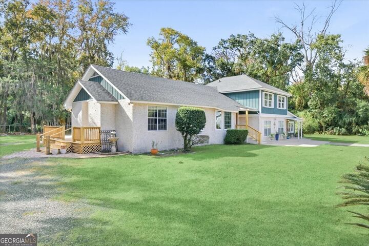 Property Photo: 230 Yacht Road GA 31525