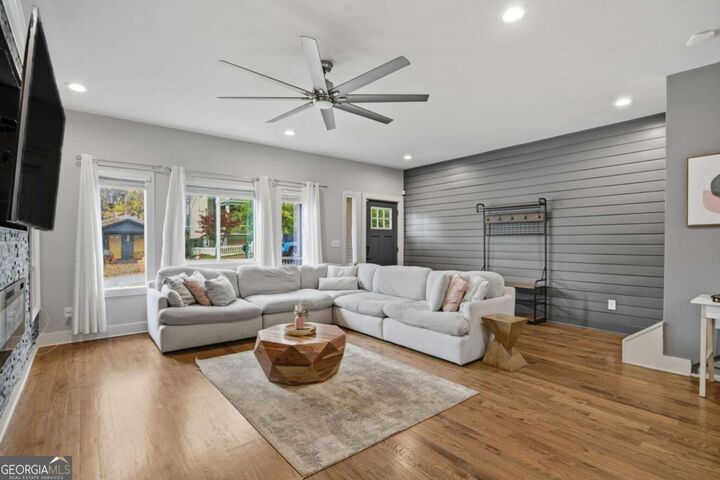 Property Photo: 160 Vanira Avenue SE A GA 30315