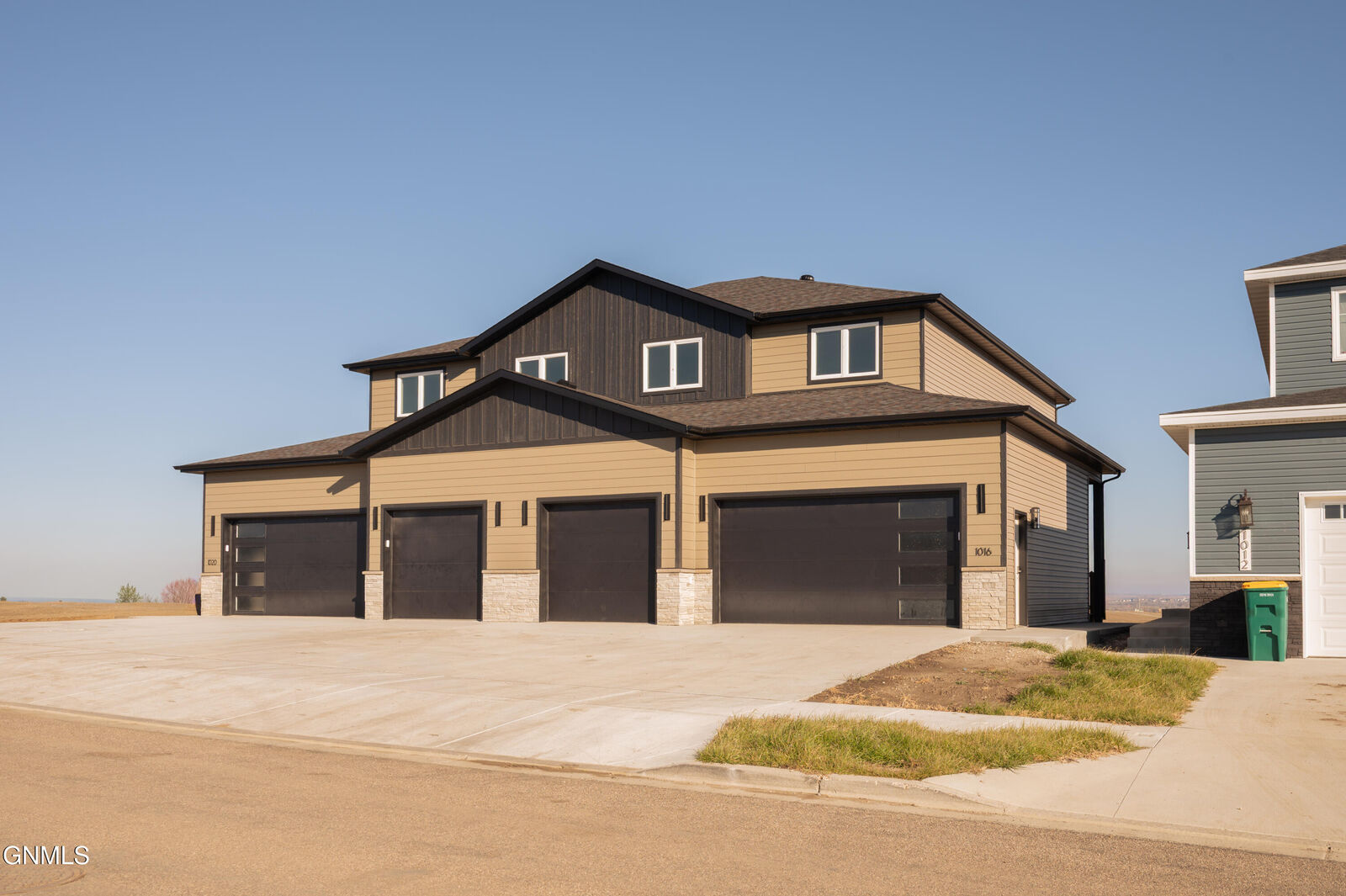 Property Photo:  1016 Beretta Street NW  ND 58554 